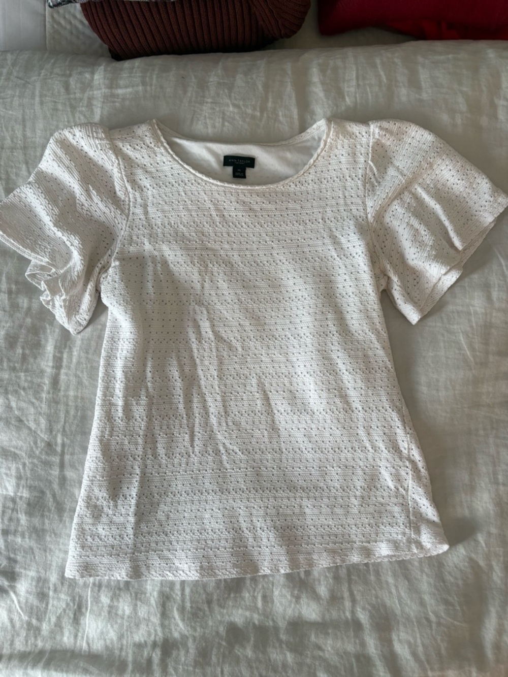 Ann Taylor White Eyelet Puff Sleeve Tee